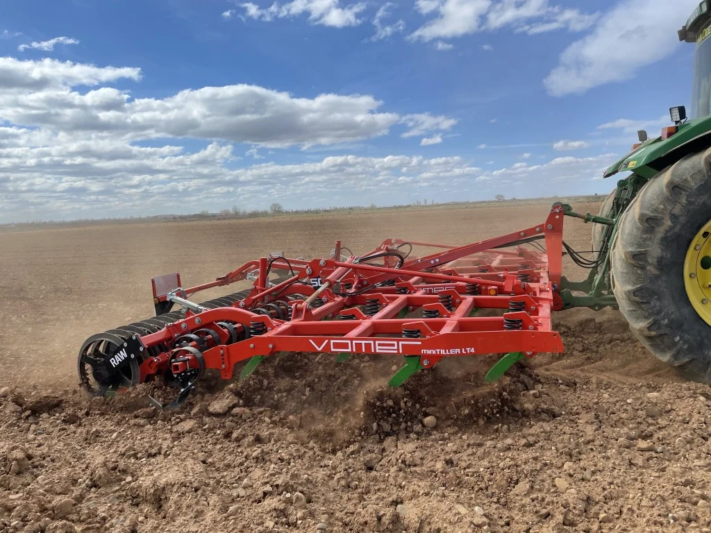 MiniTILLER LT4 — Cultivador chisel ligero 4 filas